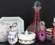 Lot comprenant un poudrier en porcelaine