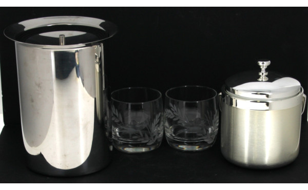 Lot comprenant 6 verres à whisky en verr