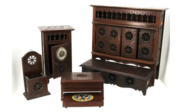 Lot de 5 meubles miniatures bretons en b