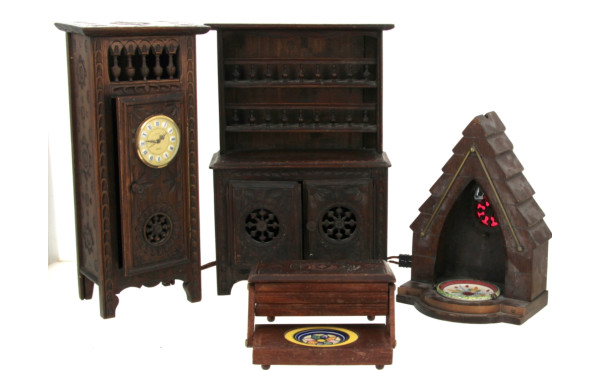 Lot de 4 meubles miniatures bretons en b