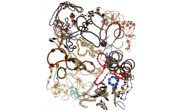 Lot de bijoux fantaisie vintage : collie