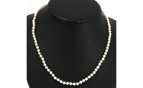 Collier shoker de 86 perles de culture, 