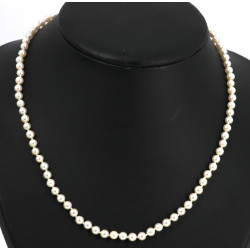 Collier shoker de 86 perles de culture, 