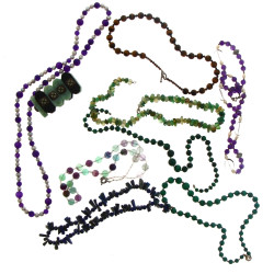 Lot de 8 colliers dont améthyste, œil de