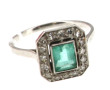 Bague ancienne en platine et émeraude