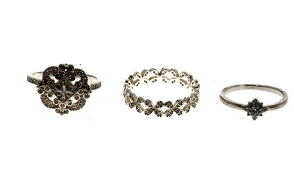 Lot de 3 bagues en argent et strass, poi