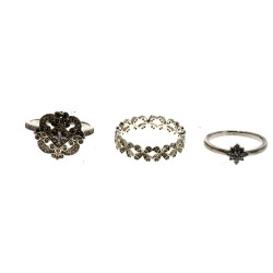Lot de 3 bagues en argent et strass, poi