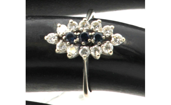 Bague marquise en or gris 18 cts, poinço
