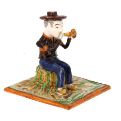 SONNEUR breton en faïence polychrome, H 