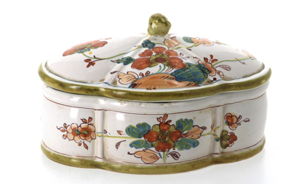 Coffret couvert de forme quadrilobée en 