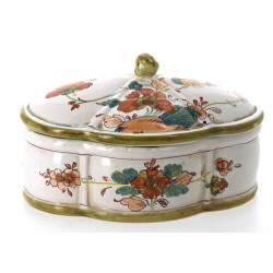 Coffret couvert de forme quadrilobée en 