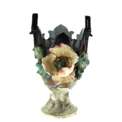 Vase fin XIXème en barbotine à décor flo