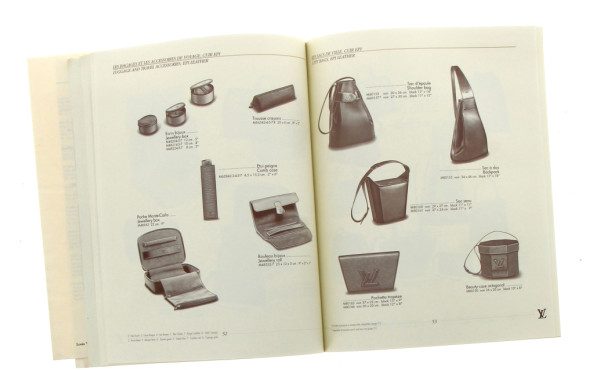 VUITTON - Lot de 3 catalogues de la mais