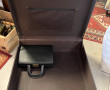 Valise vintage sur roulettes : on y join
