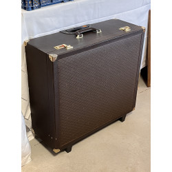 Valise vintage sur roulettes : on y join