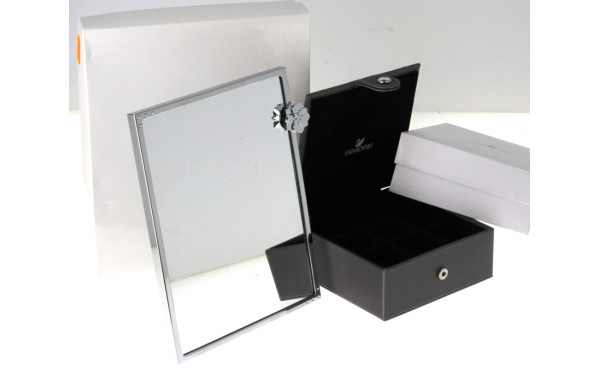SWAROVSKI - Lot comprenant : un coffret 