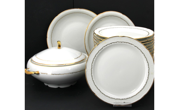 Service de table en porcelaine blanche e