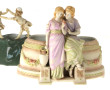 Deux jardinières en porcelaine et biscui