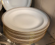 LIMOGES - Service de table en porcelaine
