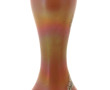 Vase en verre irisé dans les tons rose à