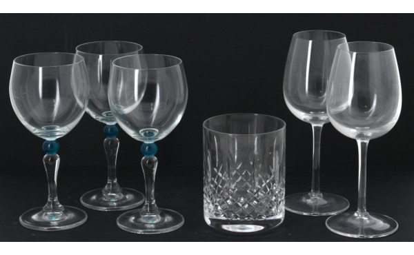 Lot de verres: 6 verres à pied transpare