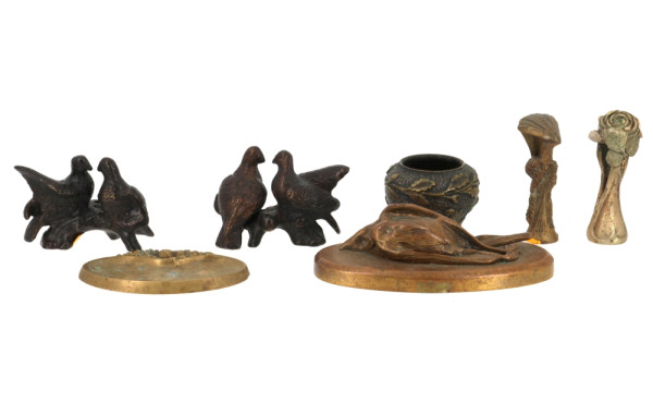 Petit lot d'objets anciens en bronze : 2