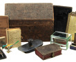 Coffret en bois sculpté : on y joint un 