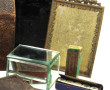 Coffret en bois sculpté : on y joint un 