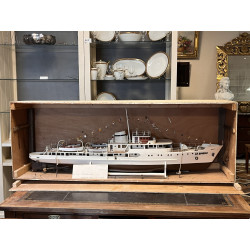 Maquette motorisée du yacht le Sphinx L