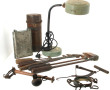 Lot comprenant une ancienne lampe d'atel