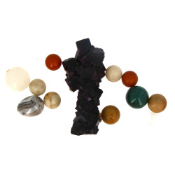 Fluorite violet foncé, L 27,5 cm : on y 