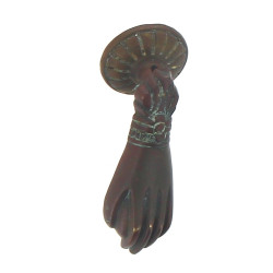 Marteau de porte en bronze en forme de m