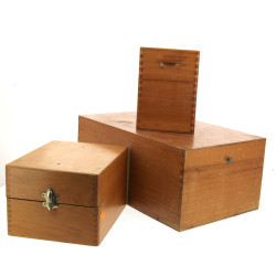 3 coffrets en bois clair pour le rangeme