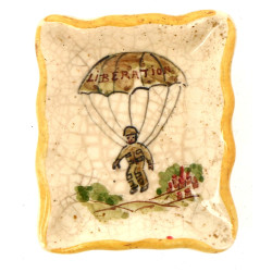 WW II - Petit vide-poche en faïence poly