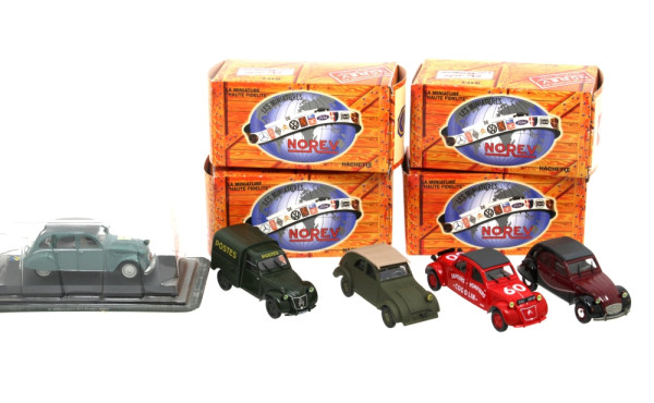 5 Citroen 2 cv 1/43 de différents modèl