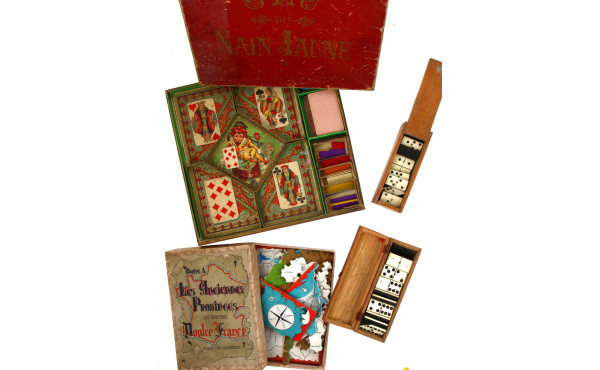 Lot de jeux anciens: Nain jaune, puzzle 