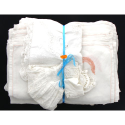 Lot de linge comprenant 3 draps dont 2 b