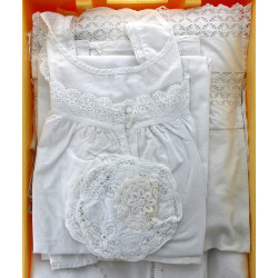 Lot de linge ancien dont linge brodé. Ca