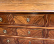 Commode ancienne en noyer et placage, fi