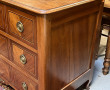 Commode ancienne en noyer et placage, fi