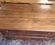 Commode ancienne en noyer et placage, fi