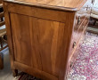 Commode ancienne en noyer et placage, fi