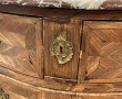 Commode XVIIIème en placage, ouvrant à 3
