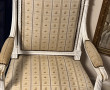 Deux fauteuils de style Louis XVI, en bo