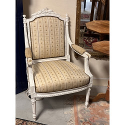 Deux fauteuils de style Louis XVI, en bo