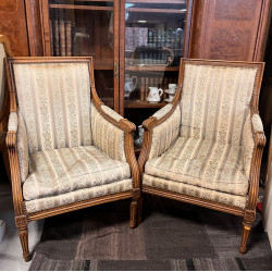 Paire de bergères style Louis XVI en boi