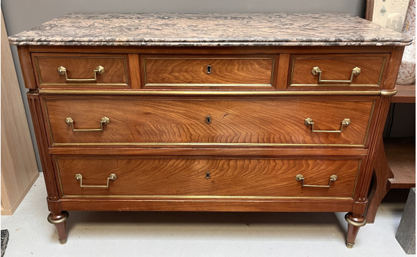 Commode de style Louis XVI ouvrant à 3 t