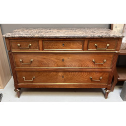 Commode de style Louis XVI ouvrant à 3 t