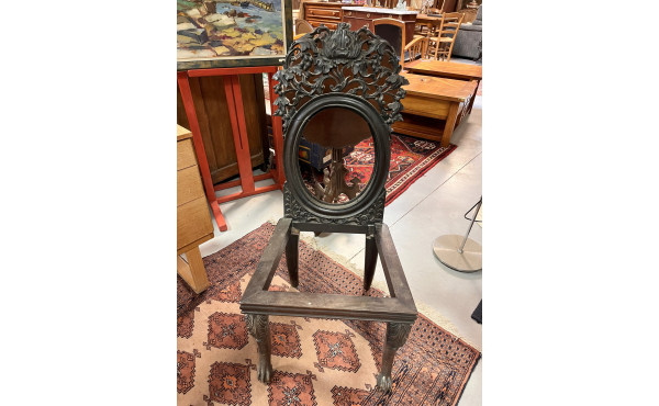 Châssis de chaise médaillon en bois fonc
