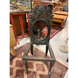 Châssis de chaise médaillon en bois fonc